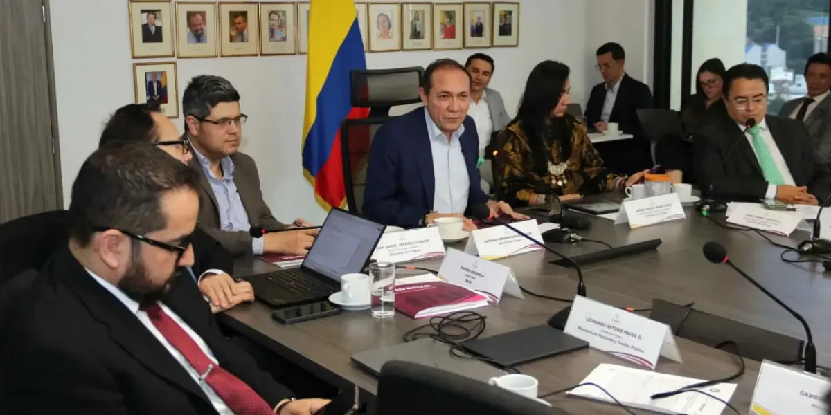 Gremio de gestión humana solicita a las empresas no alterar nóminas tras la suspensión del salario mínimo